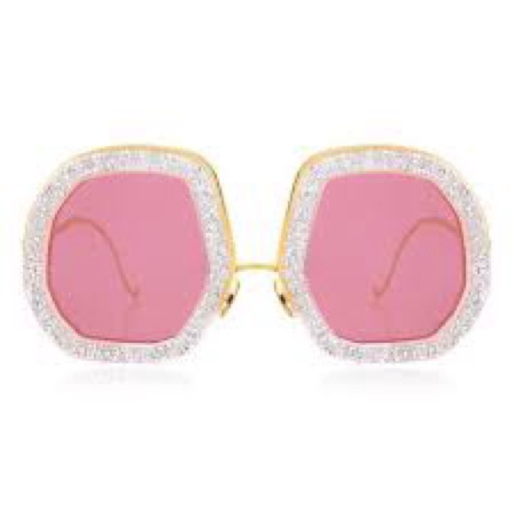 Does anyone have this ANNA-KARIN KARLSSON
BEAMING STAR- BLACK CRYSTAL - Picture 2 of 5